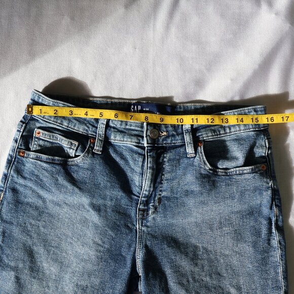 Gap Denim Shorts - 9" Bermuda Short - Medium Wash - Size 6/28 - Picture 4 of 11